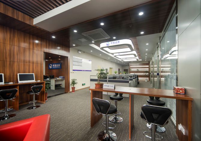 裝修解析：辦公室裝修的細節(jié)問題：天、地、隔(圖1)