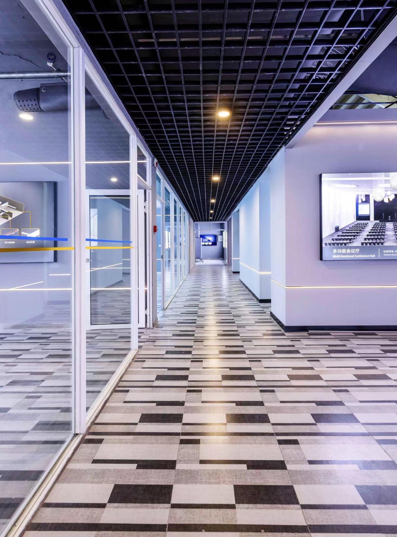 【案例賞析】簡到極致,自帶高級感的展廳設(shè)計!(圖3) 【案例賞析】簡到極致,自帶高級感的展廳設(shè)計!(圖3)