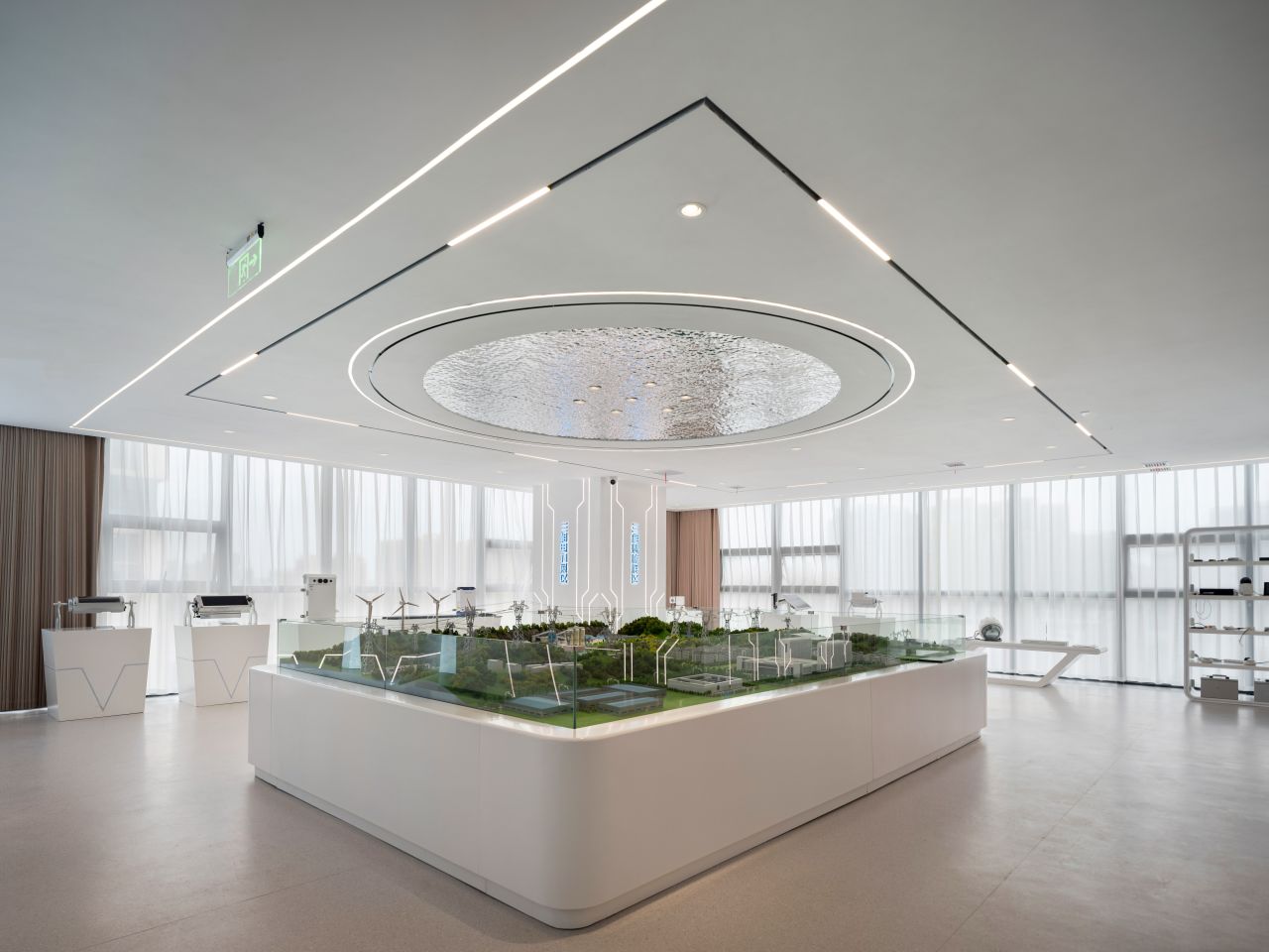 【完工案例】三相電力8000+㎡辦公室裝修項(xiàng)目圓滿交付并投入使用(圖7) 【完工案例】三相電力8000+㎡辦公室裝修項(xiàng)目圓滿交付并投入使用(圖7)