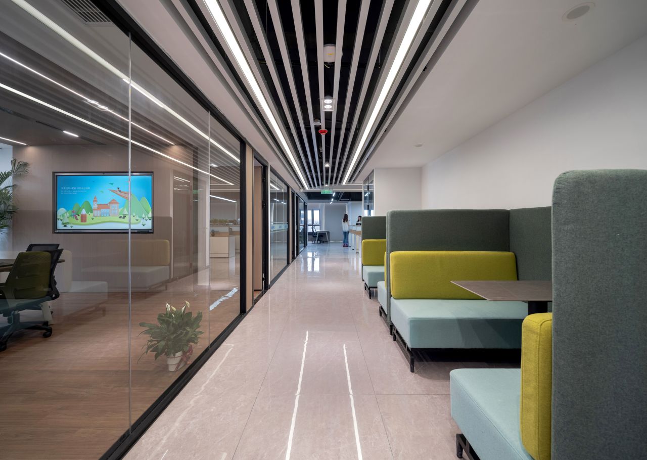 【完工案例】三相電力8000+㎡辦公室裝修項(xiàng)目圓滿交付并投入使用(圖26) 【完工案例】三相電力8000+㎡辦公室裝修項(xiàng)目圓滿交付并投入使用(圖26)